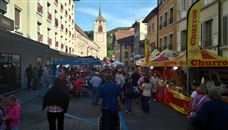 beaucoup de monde dans la Rue du Temple