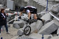 la jambe de c&ocirc;t&eacute; permet de retrouver l'&eacute;quilibre