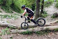 Ici, Vincent exerce l'&eacute;quilibre 