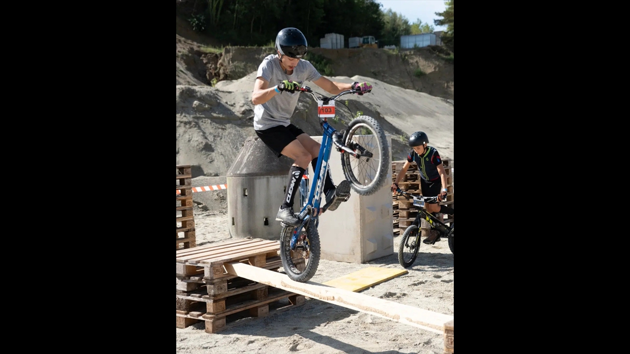 2025-09-06_Velo_demo-100ans-Cattelani_01_Max