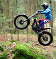 les motos de Trial, &ccedil;a peut aussi sauter, hein Thomas !