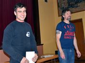 Tom qui rentre de Chine ,re&ccedil;oit aussi une r&eacute;compense, m&ecirc;me s'il roule au VTBJ. 