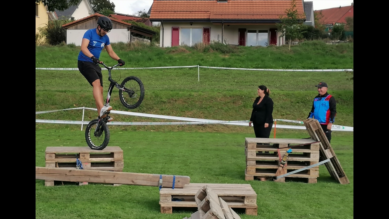 2025-09-27_cross-Vulliens_26_demo_Thibaud